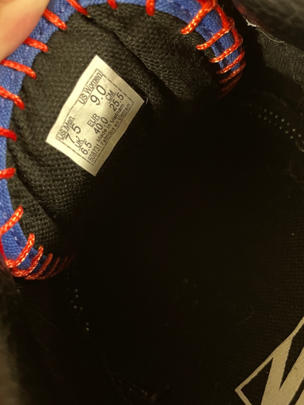 New Vans Gray Low-Top Felt Blanket Stitch Sneakers - Picture 4 of 6